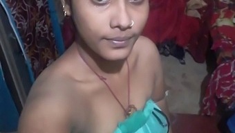 Desi Girls With Big Nipples And Big Boobs In Indian Selfie