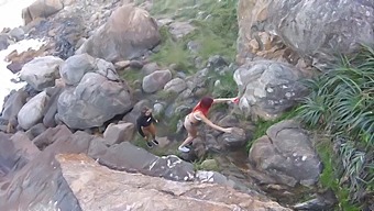 Морска Разходка С Горещ Извод