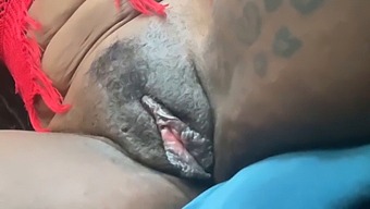 Schau Zu, Wie Ich Aufgestaute Sexuelle Spannung Mit Einem Schnellen Spritzer Loslasse
