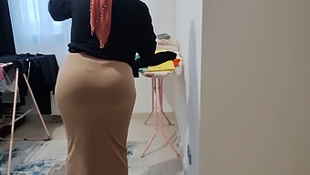 I'M Obsessed With My Stepmother'S Curvy Butt And Crave To Have Sex With Her